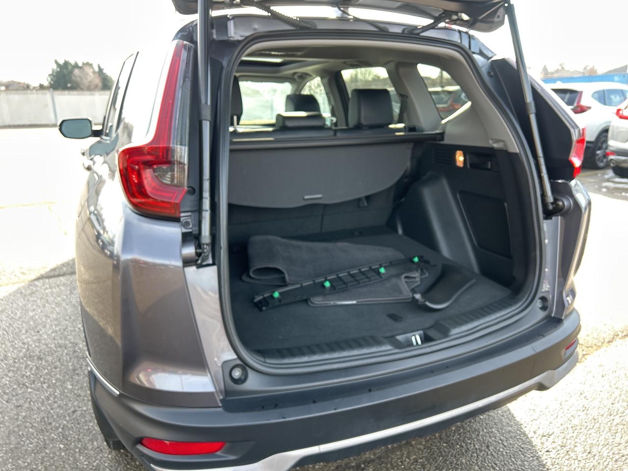 2022 Honda CR-V Touring Leather  Navigation  Sunroof  CarPlay Photo