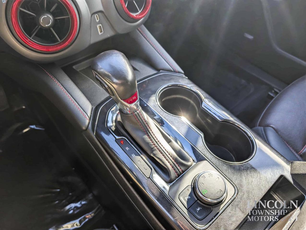 2019 Chevrolet Blazer RS - CLEAN CARFAX, RMT START, NAV, SUNROOF, AWD Photo