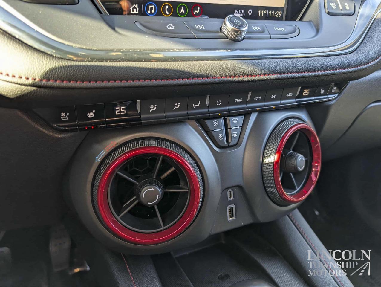 2019 Chevrolet Blazer RS - CLEAN CARFAX, NAV, RMT START, SUNROOF, AWD Photo