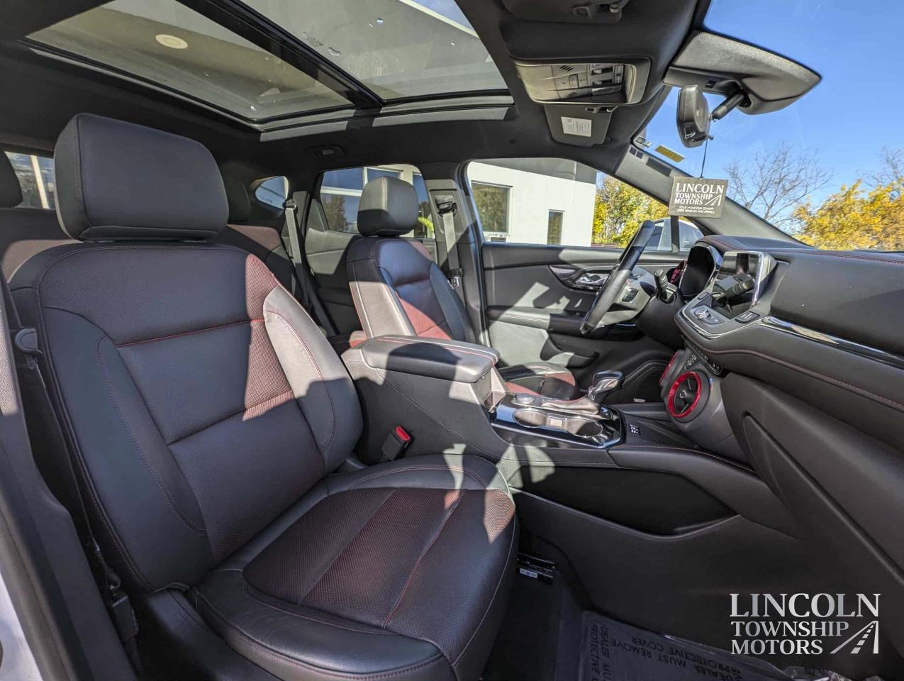 2019 Chevrolet Blazer RS - CLEAN CARFAX, RMT START, NAV, SUNROOF, AWD Photo