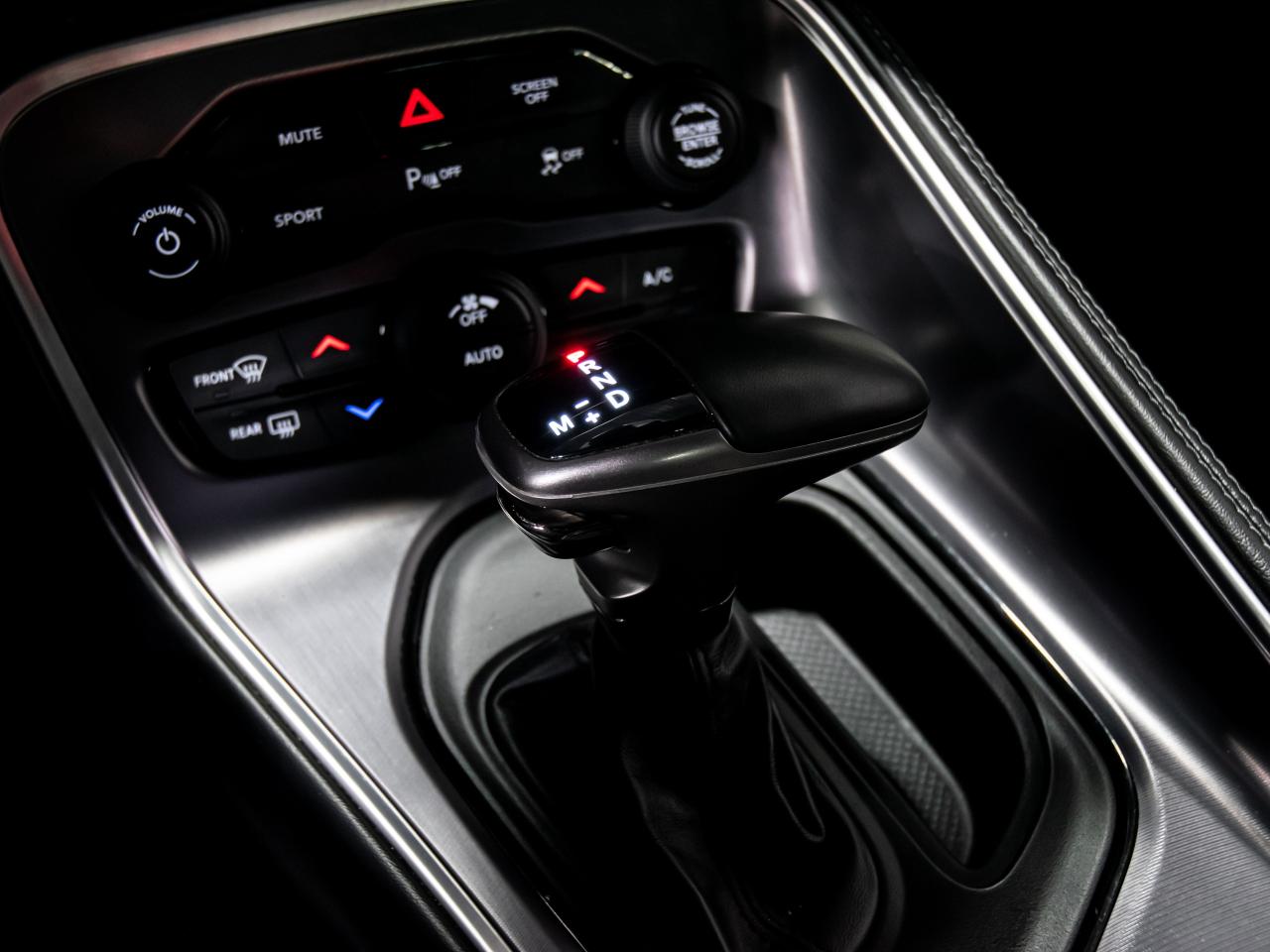 2020 Dodge Challenger SXT AWD BLIND SPOTS REAR VIEW CAMERA AUTOMATIC Photo