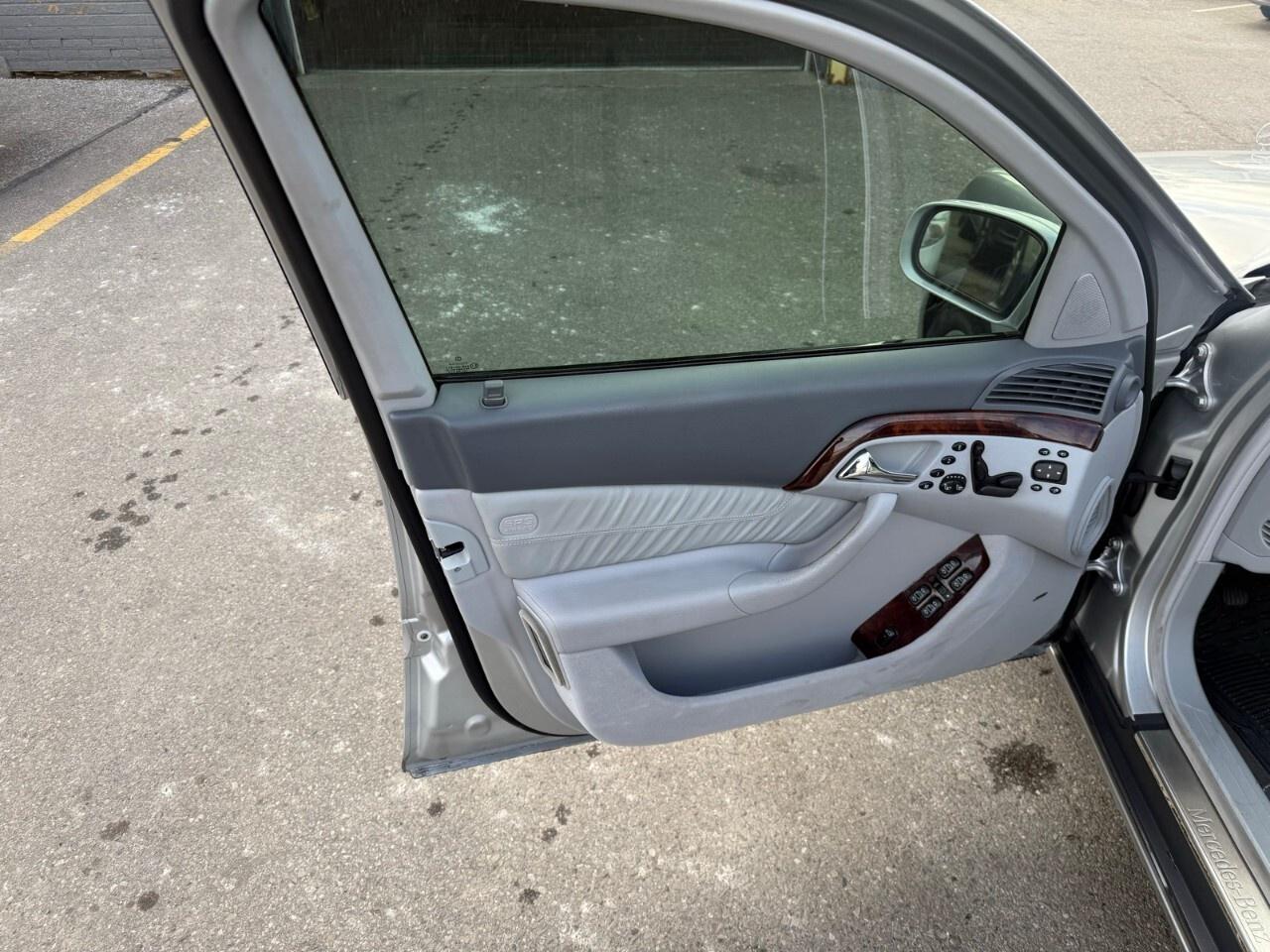 2000 Mercedes-Benz S-Class S500 2000 Mercedes S5 31,000 km Photo