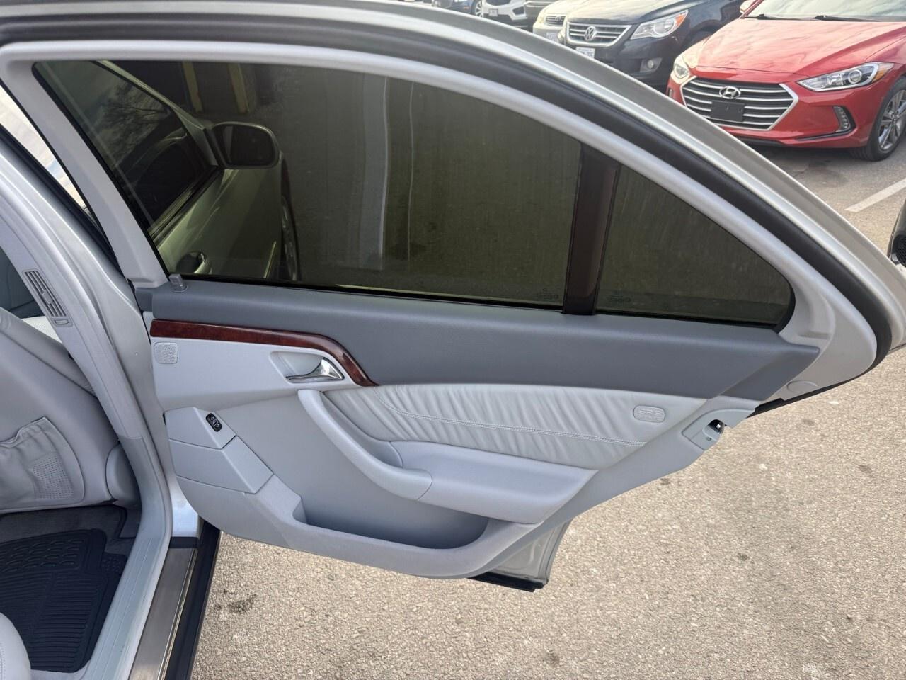 2000 Mercedes-Benz S-Class S500 2000 Mercedes S5 31,000 km Photo