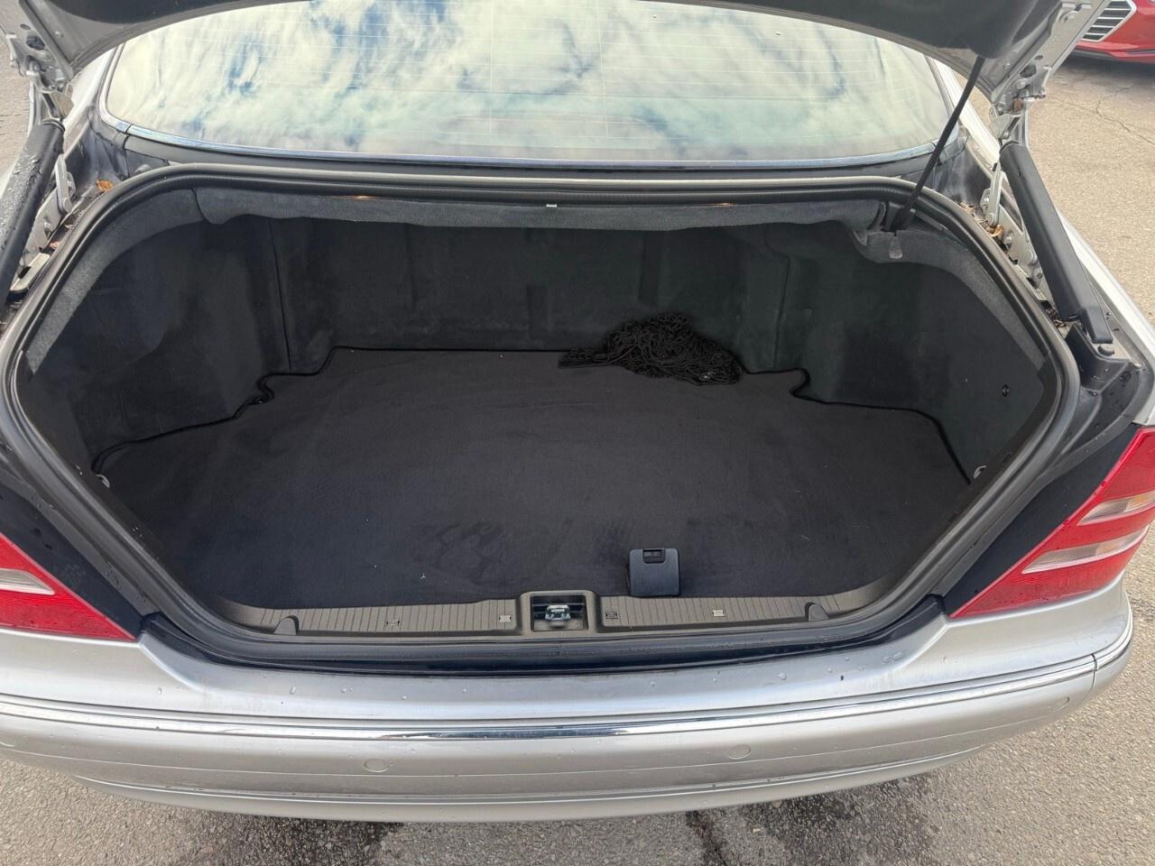 2000 Mercedes-Benz S-Class S500 2000 Mercedes S5 31,000 km Photo