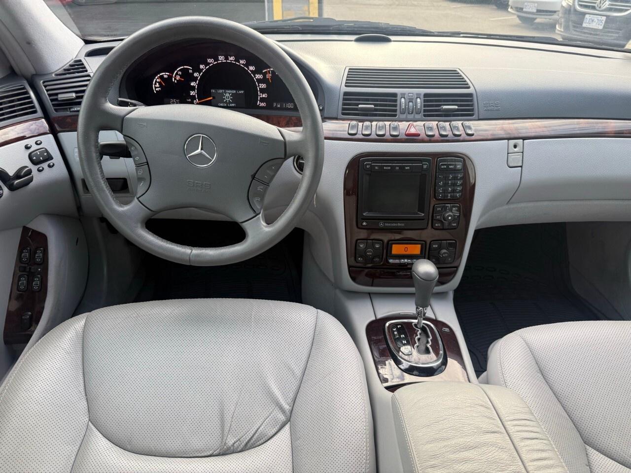 2000 Mercedes-Benz S-Class S500 2000 Mercedes S5 31,000 km Photo