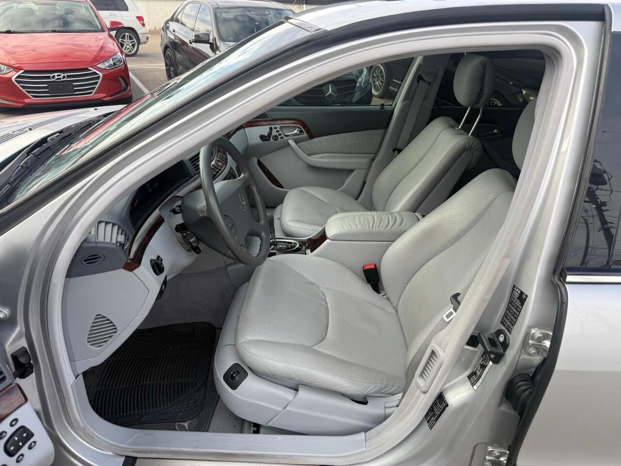 2000 Mercedes-Benz S-Class S500 2000 Mercedes S5 31,000 km Photo