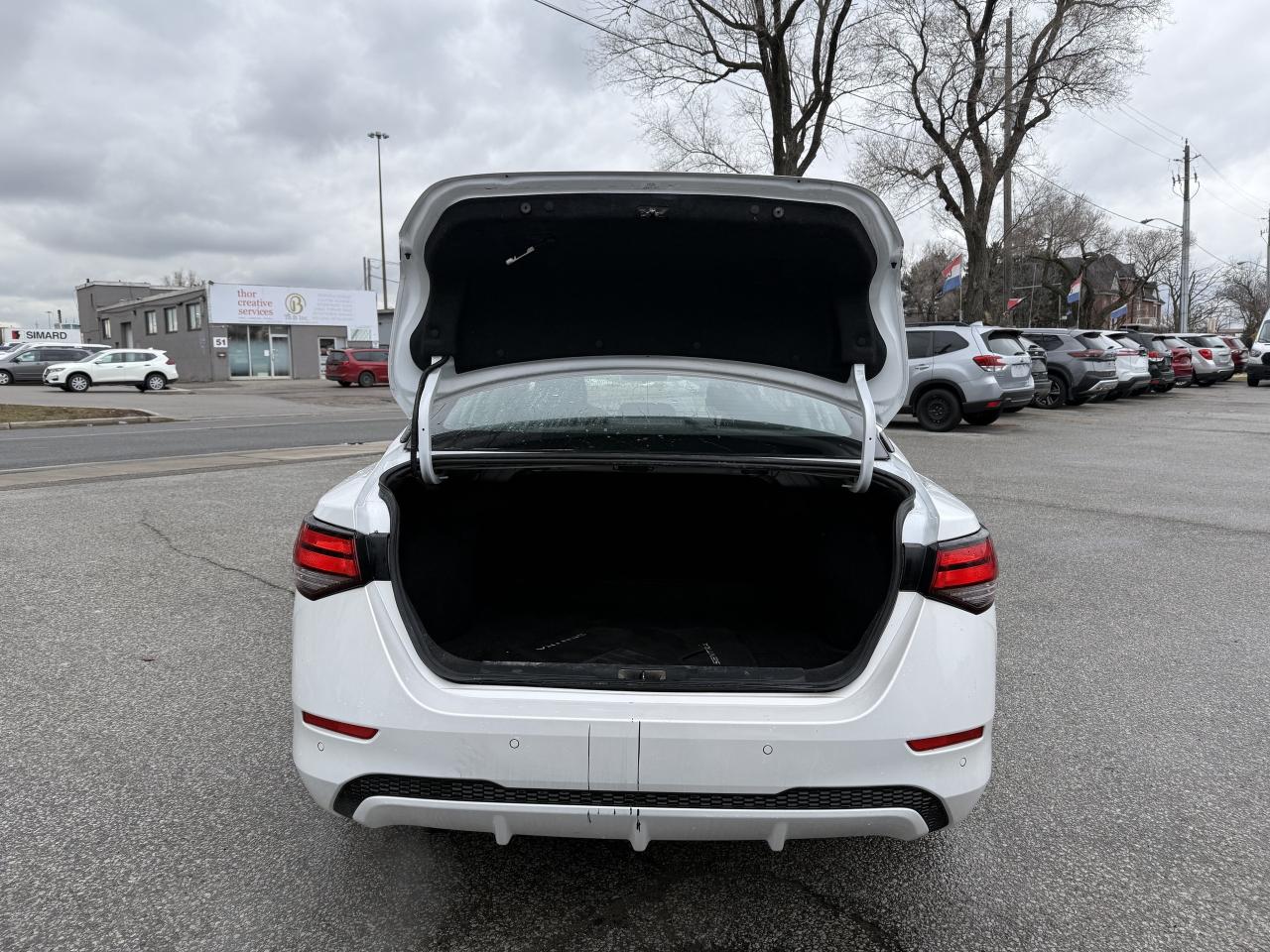 2023 Nissan Sentra No Accident l FWD l SV l 4Cyl l Nissan Warranty Photo