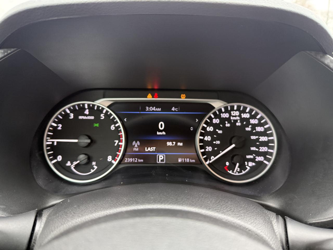 2023 Nissan Sentra No Accident l FWD l SV l 4Cyl l Nissan Warranty Photo