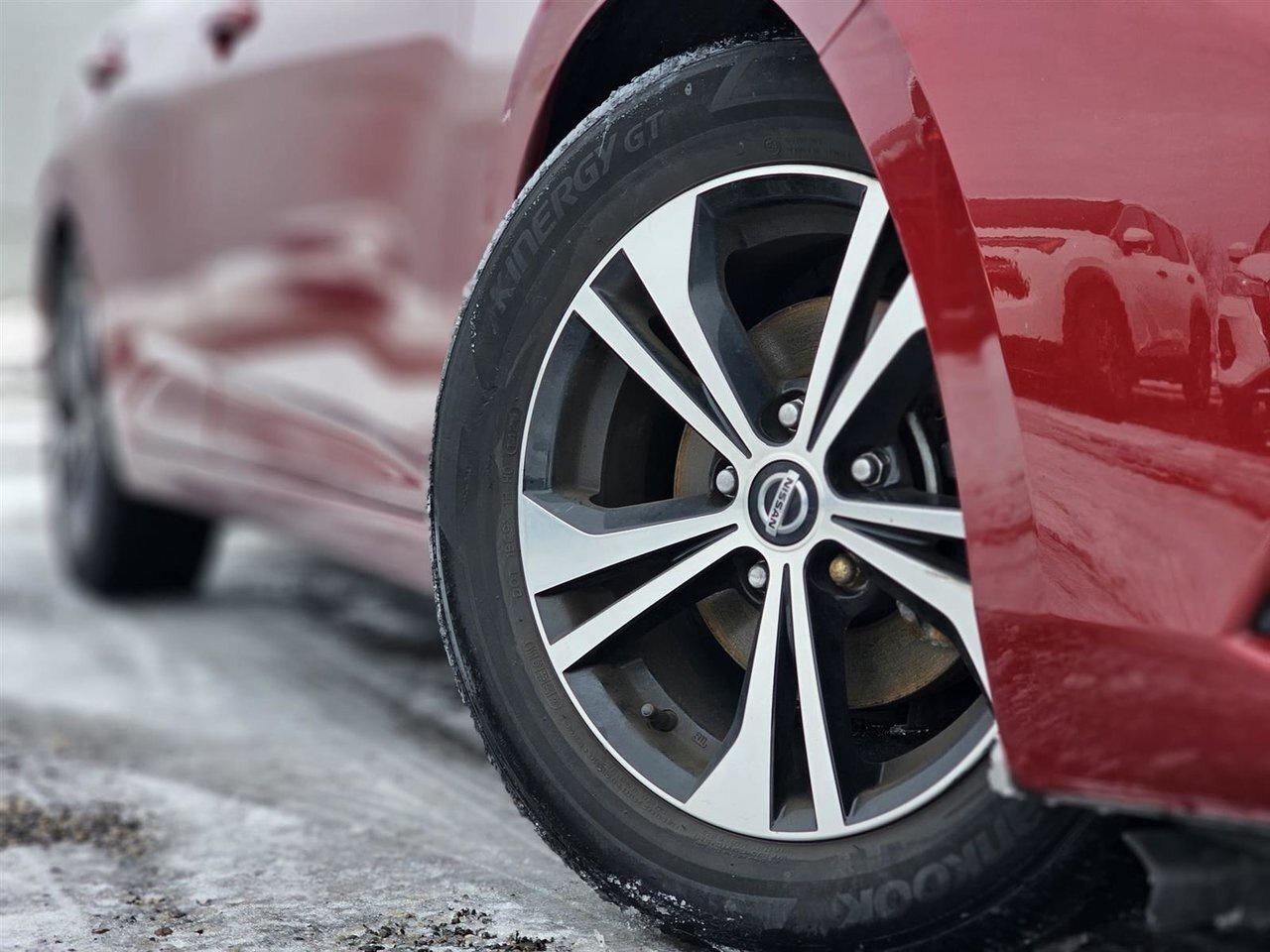 2020 Nissan Sentra SV Photo