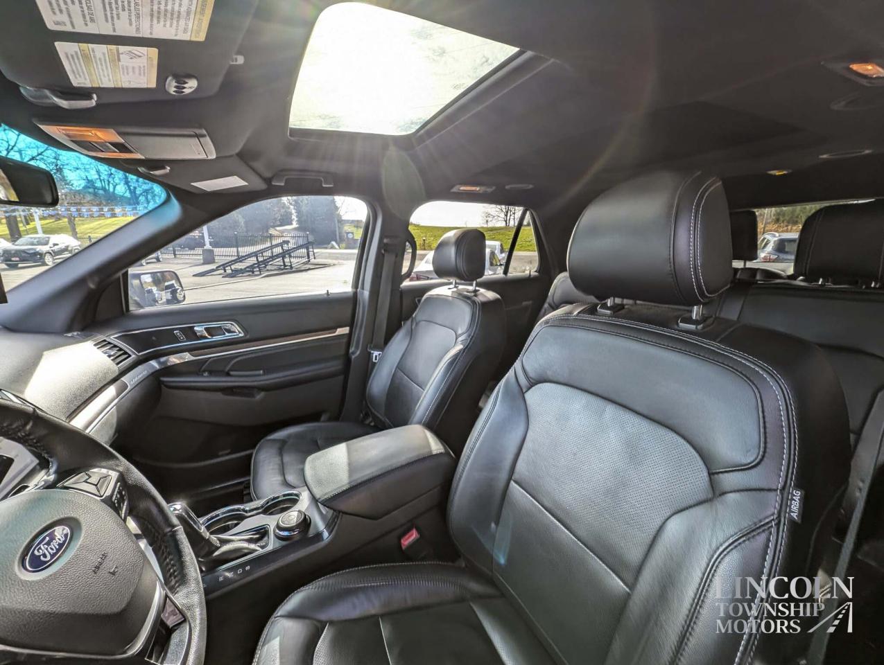 2017 Ford Explorer LIMITED Photo