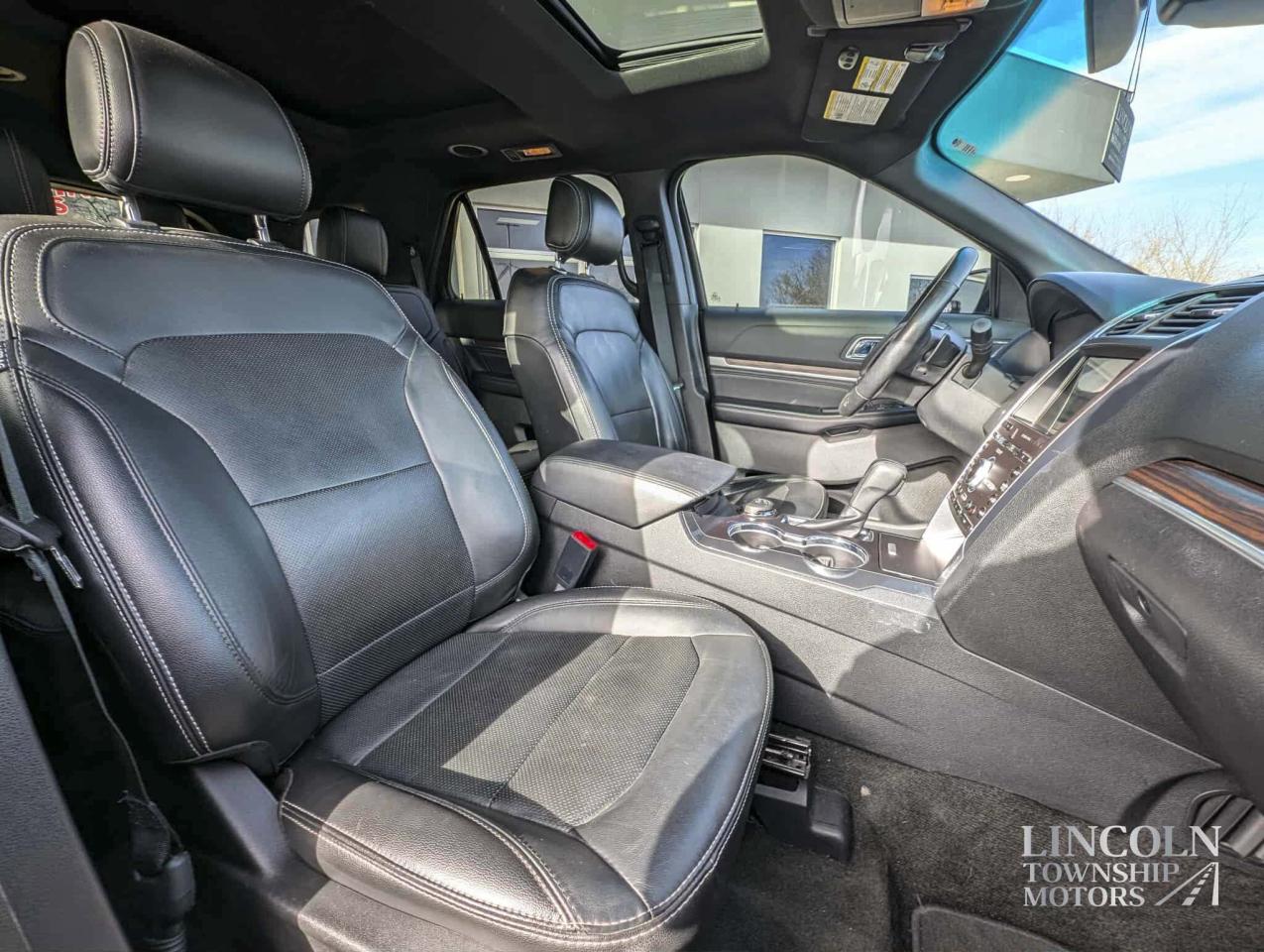 2017 Ford Explorer LIMITED Photo