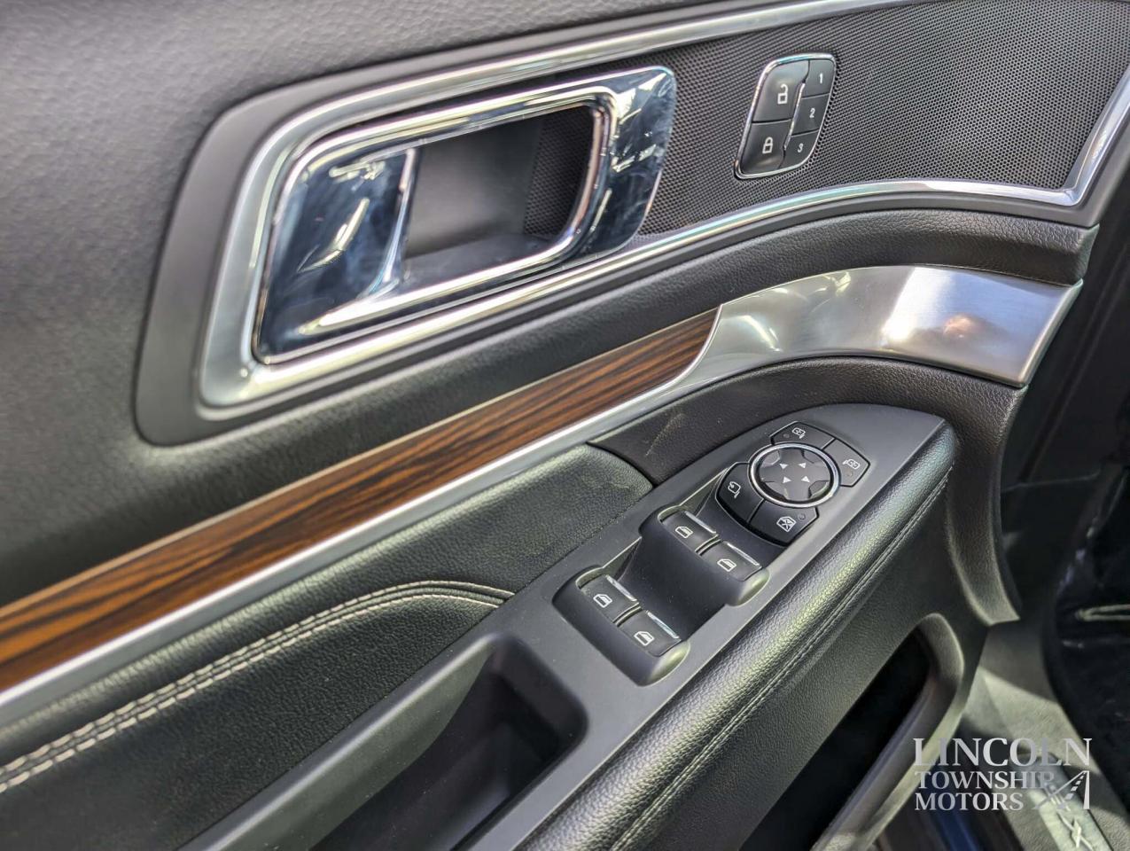 2017 Ford Explorer LIMITED Photo