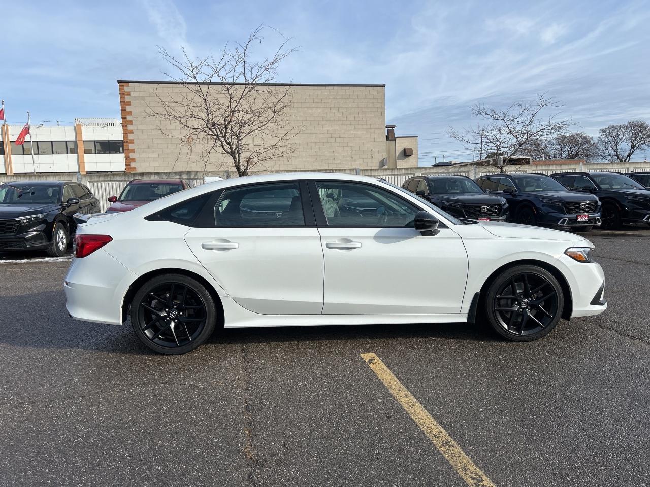 2024 Honda Civic Si Sedan Si  Navigation Sunroof  CarPlay  R Camera CarPlay Photo