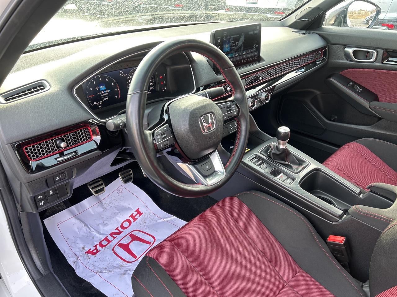 2024 Honda Civic Si Sedan Si  Navigation Sunroof  CarPlay  R Camera CarPlay Photo