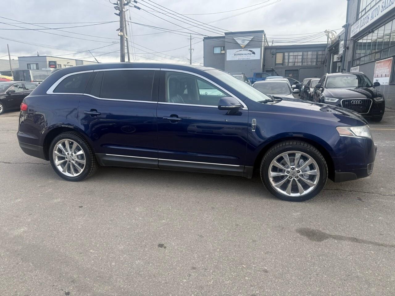 2011 Lincoln MKT 4dr Wgn 3.5L AWD 2011 Lincoln MKT all-wheel-drive Photo