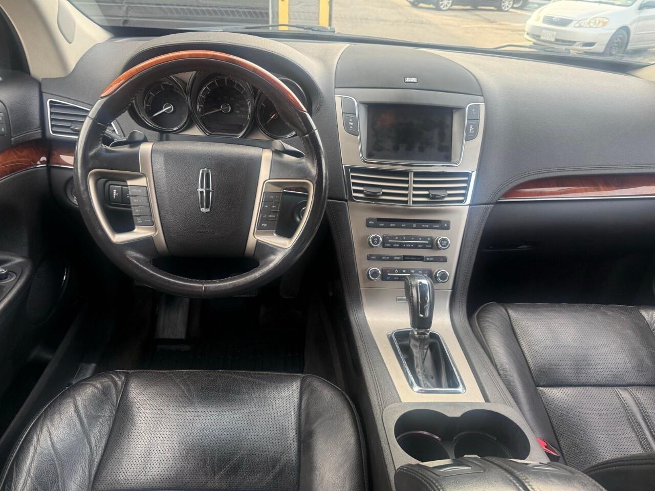 2011 Lincoln MKT 4dr Wgn 3.5L AWD 2011 Lincoln MKT all-wheel-drive Photo