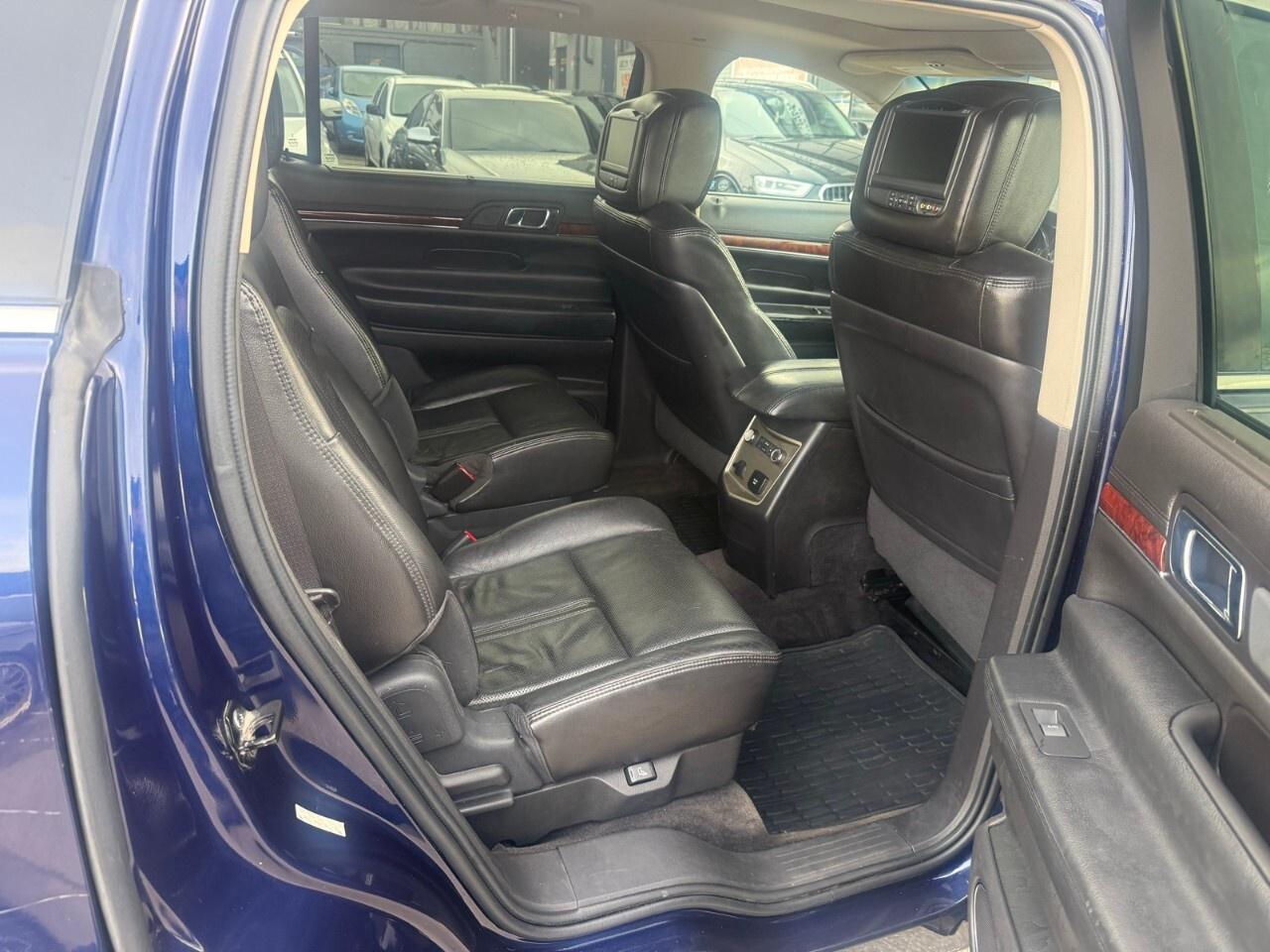 2011 Lincoln MKT 4dr Wgn 3.5L AWD 2011 Lincoln MKT all-wheel-drive Photo