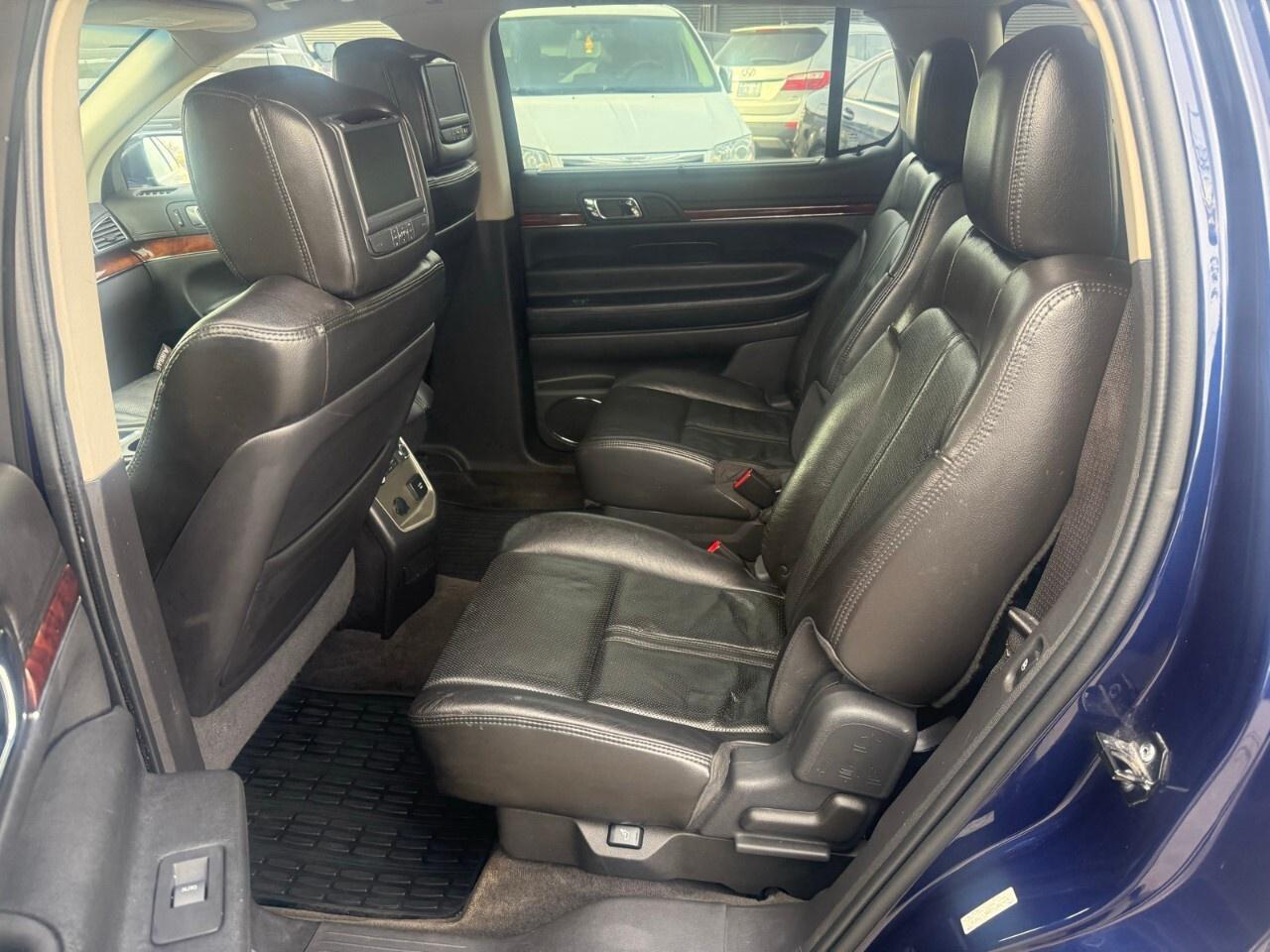 2011 Lincoln MKT 4dr Wgn 3.5L AWD 2011 Lincoln MKT all-wheel-drive Photo