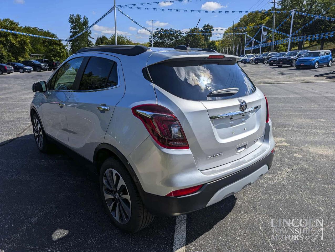 2017 Buick Encore Essence- CLEAN CARFAX, HEATED SEATS, RMT START! Photo