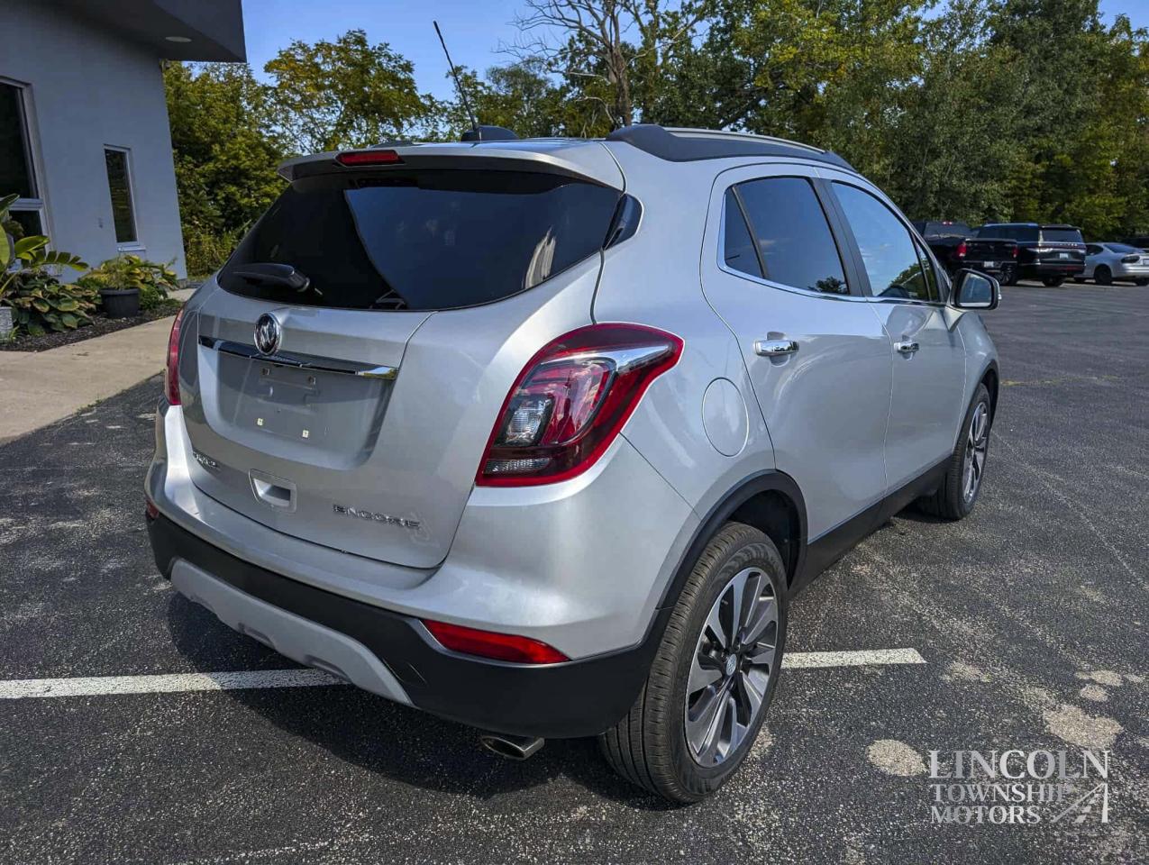 2017 Buick Encore Essence- CLEAN CARFAX, HEATED SEATS, RMT START! Photo