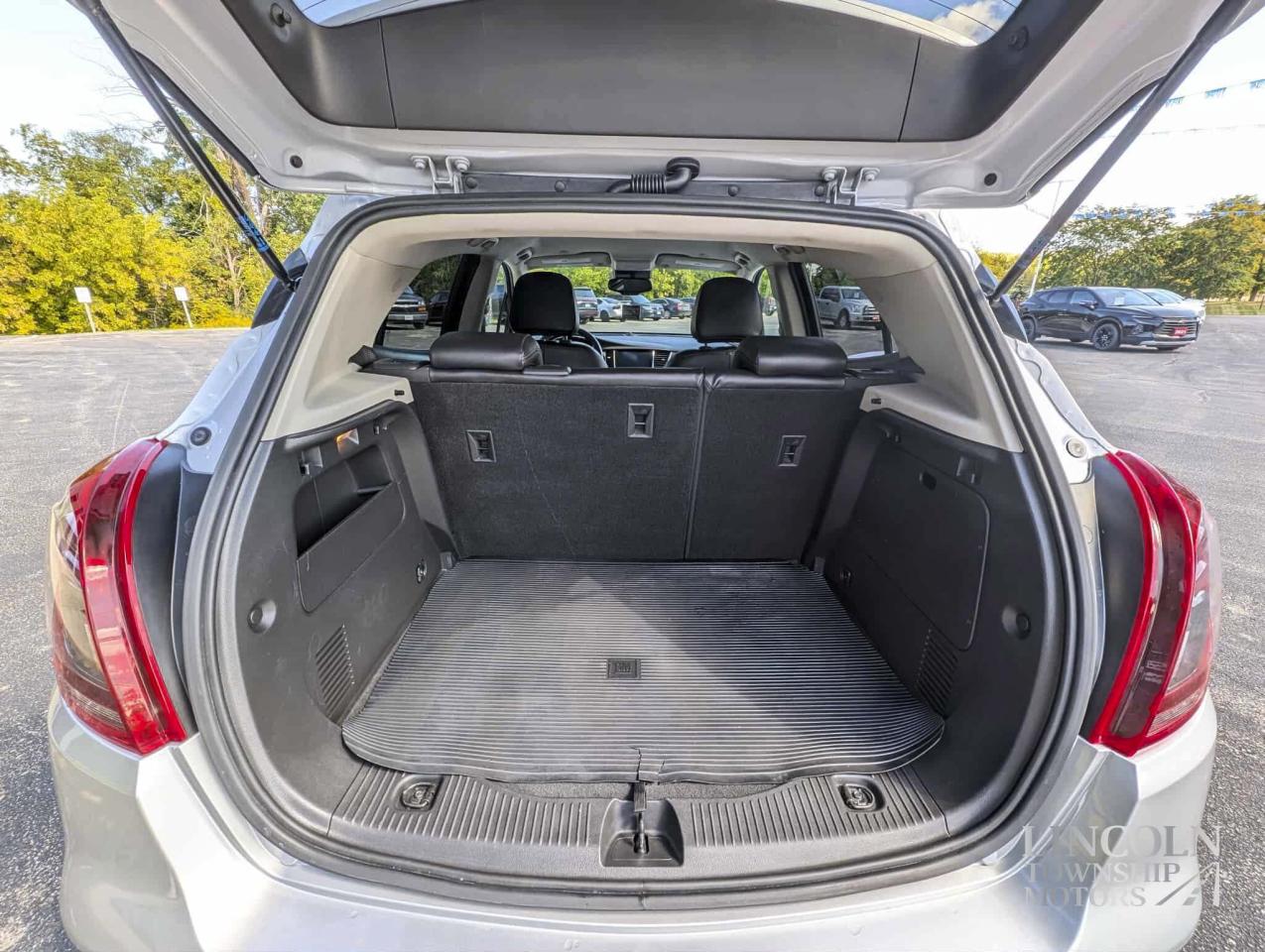 2017 Buick Encore Essence- CLEAN CARFAX, HEATED SEATS, RMT START! Photo