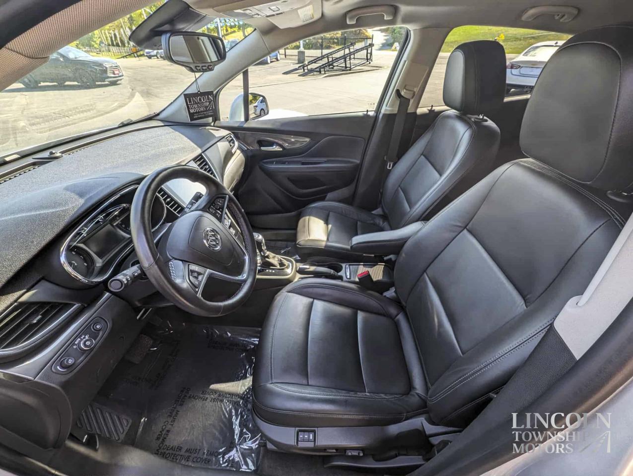 2017 Buick Encore Essence- CLEAN CARFAX, HEATED SEATS, RMT START! Photo