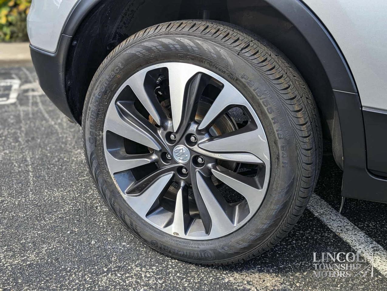 2017 Buick Encore Essence- CLEAN CARFAX, HEATED SEATS, RMT START! Photo