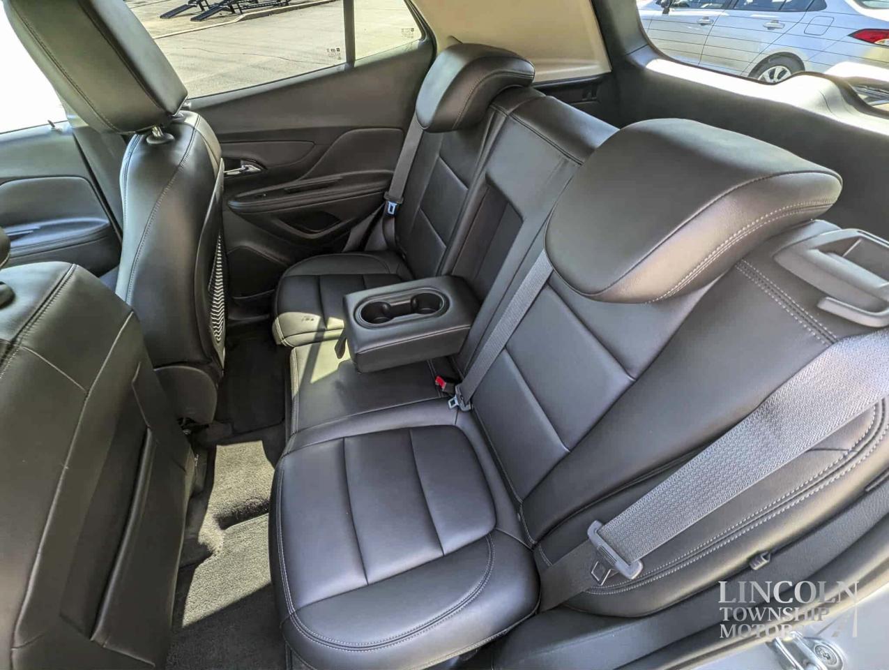 2017 Buick Encore Essence- CLEAN CARFAX, HEATED SEATS, RMT START! Photo