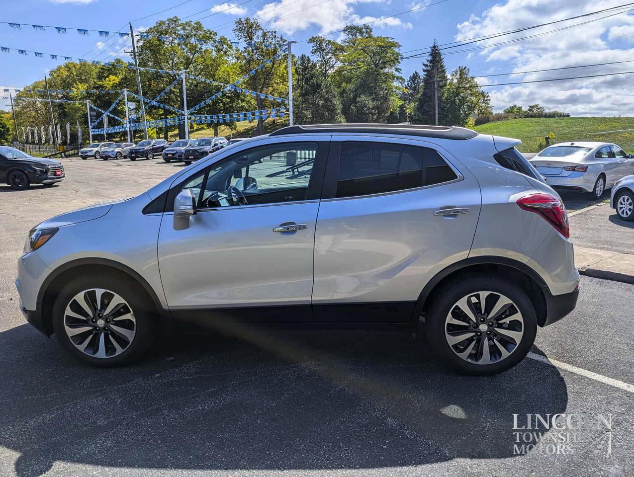 2017 Buick Encore Essence- CLEAN CARFAX, HEATED SEATS, RMT START! Photo