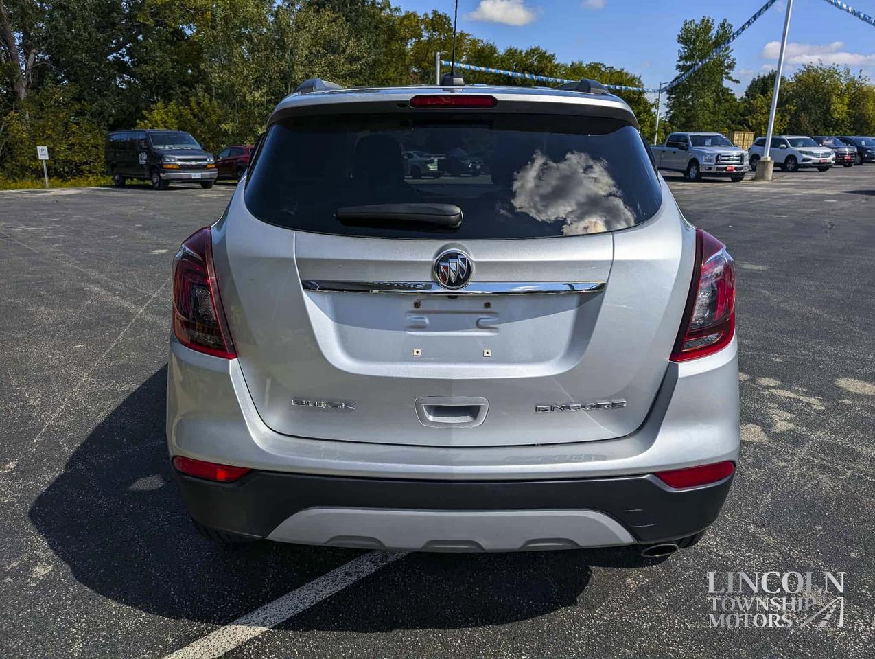 2017 Buick Encore Essence- CLEAN CARFAX, HEATED SEATS, RMT START! Photo