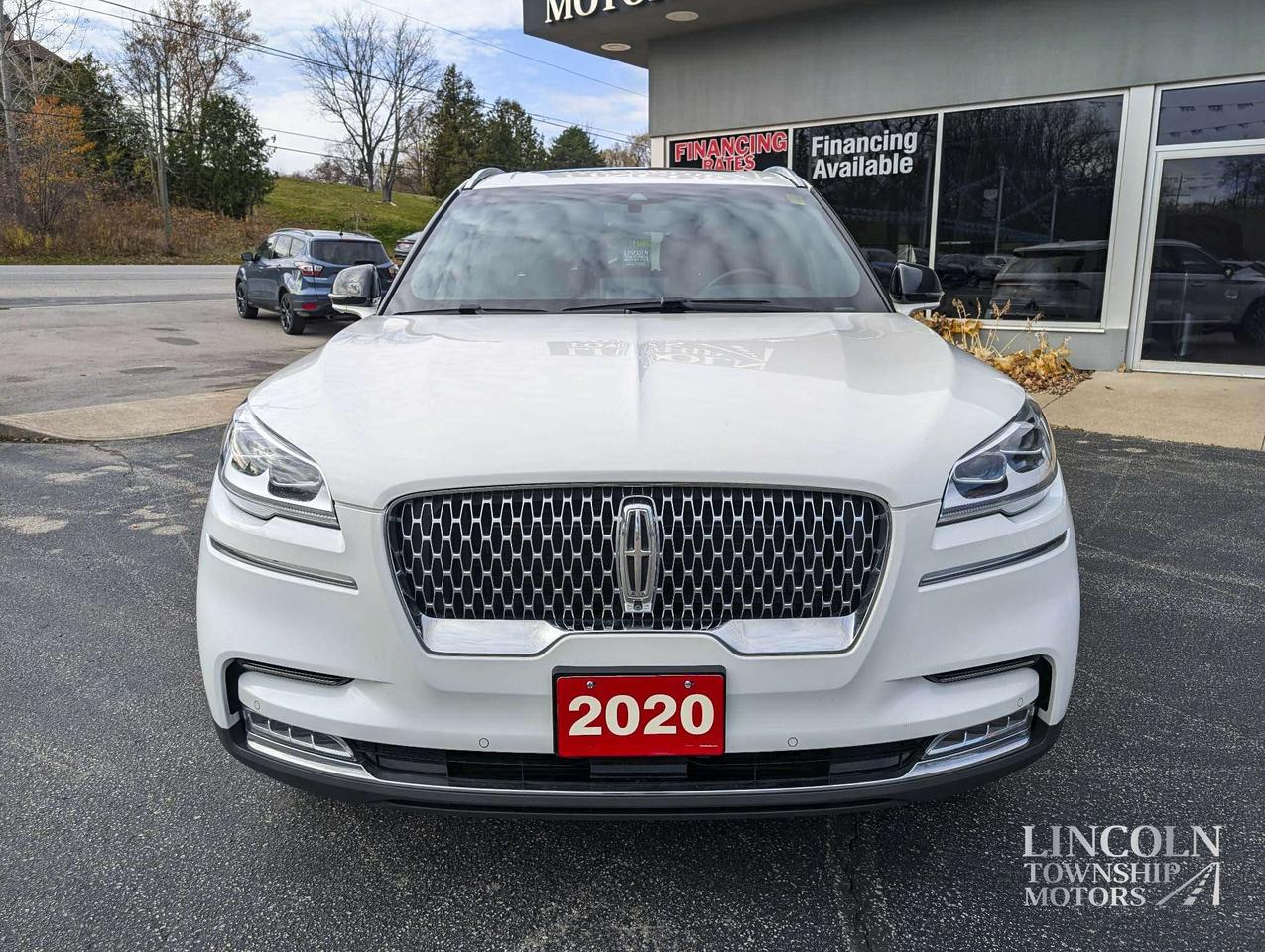 2020 Lincoln Aviator Reserve - CLEAN CARFAX, NAV, AWD, 7 SEATER, LOADED Photo2