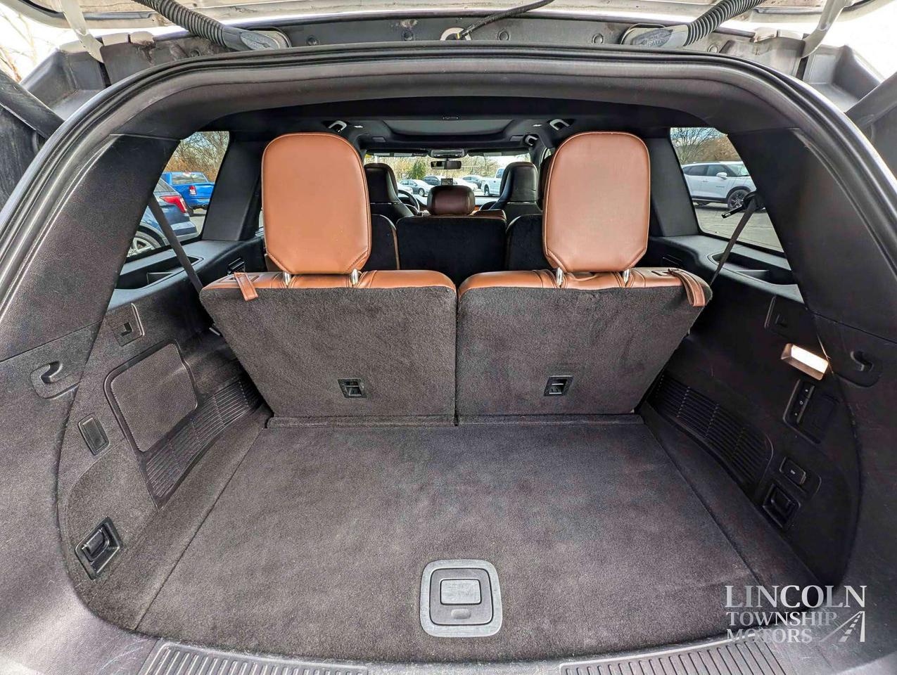 2020 Lincoln Aviator Reserve - CLEAN CARFAX, NAV, AWD, 7 SEATER, LOADED Photo