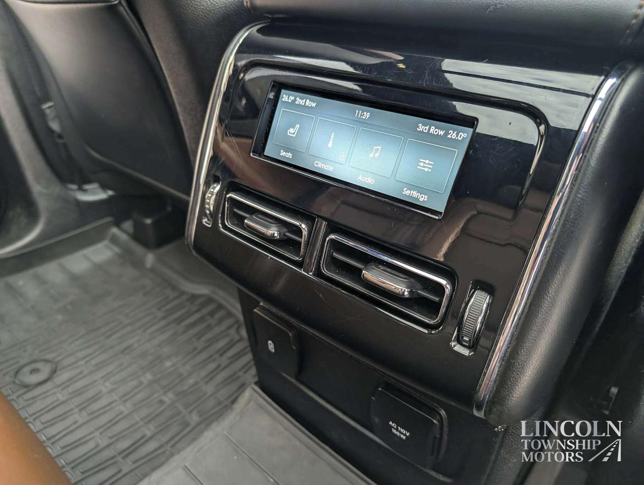 2020 Lincoln Aviator Reserve - CLEAN CARFAX, NAV, AWD, 7 SEATER, LOADED Photo