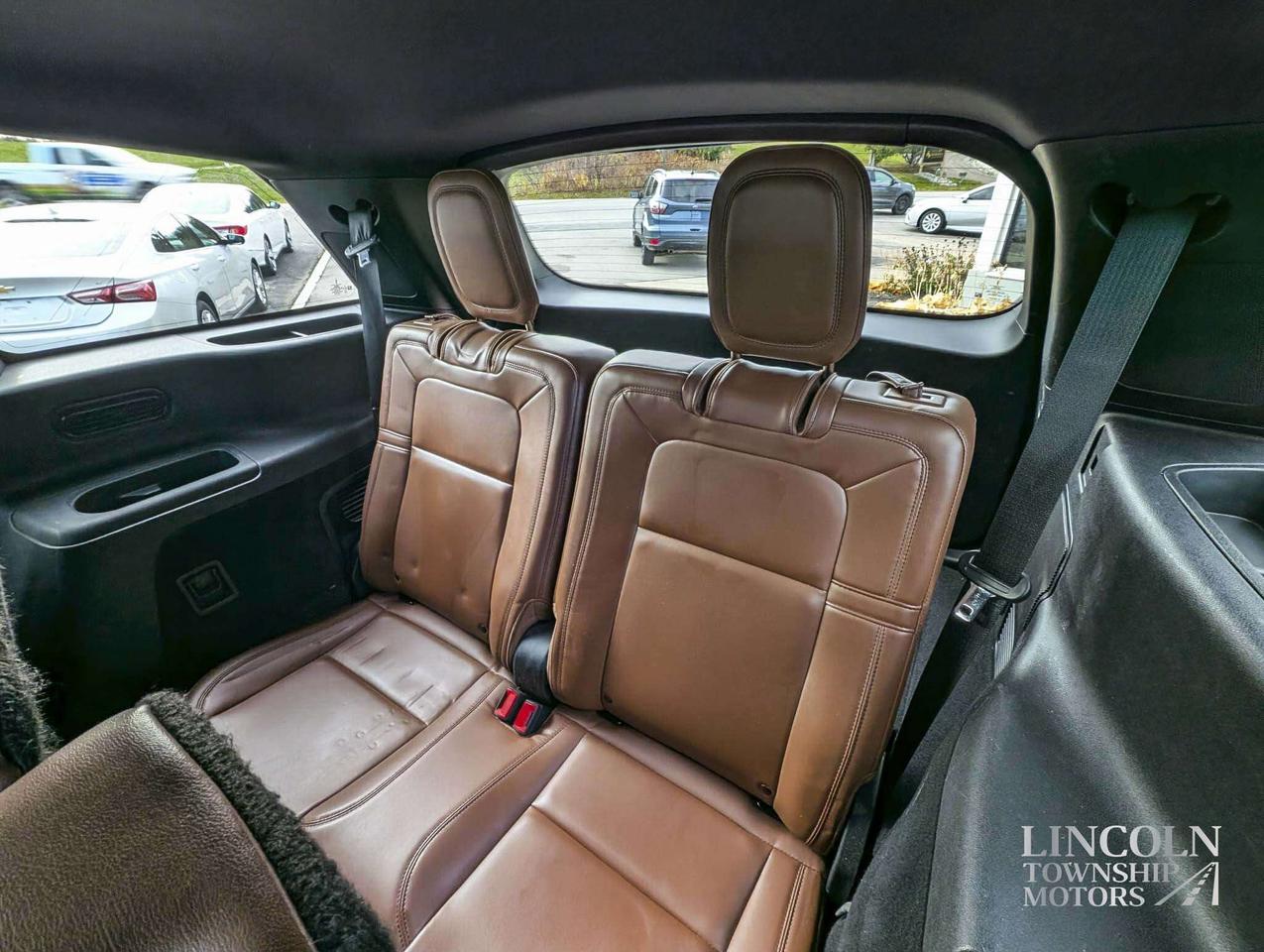 2020 Lincoln Aviator Reserve - CLEAN CARFAX, NAV, AWD, 7 SEATER, LOADED Photo