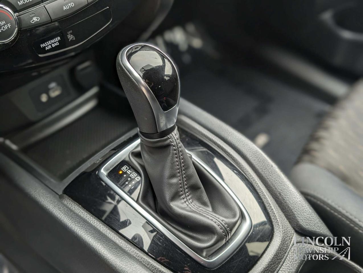 2019 Nissan Rogue S Photo