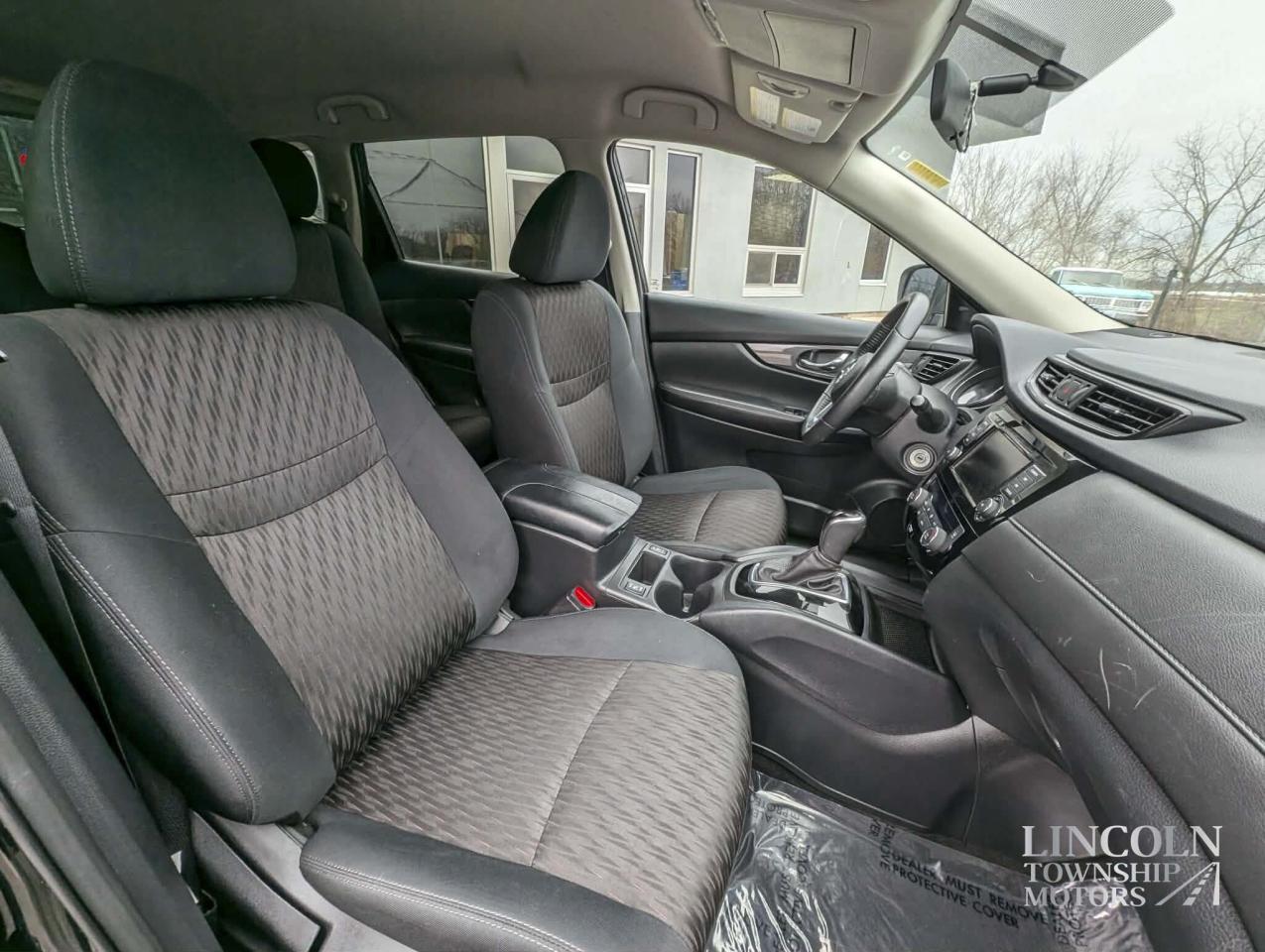 2019 Nissan Rogue S Photo