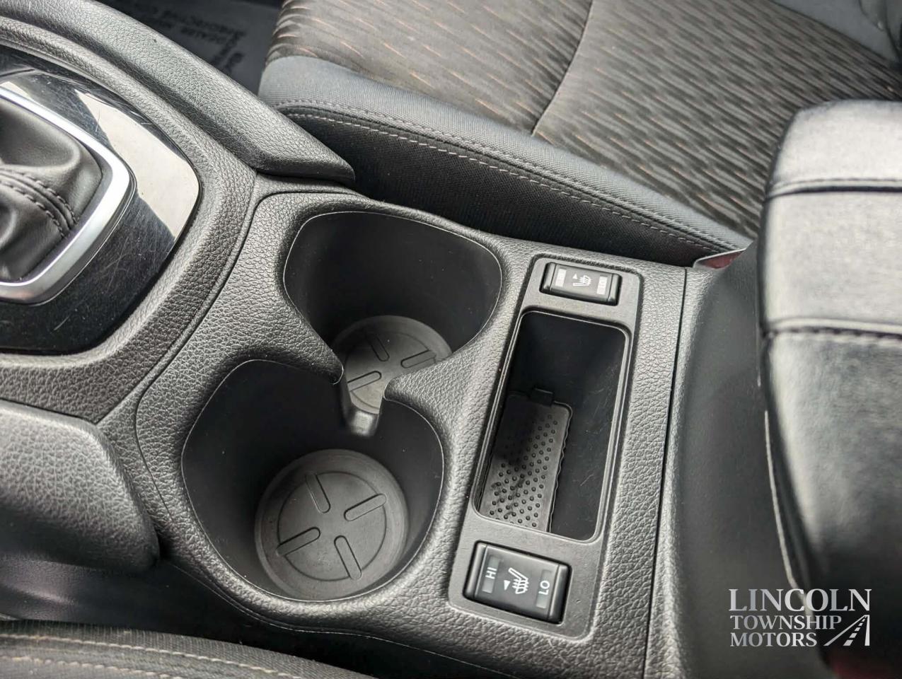 2019 Nissan Rogue S Photo