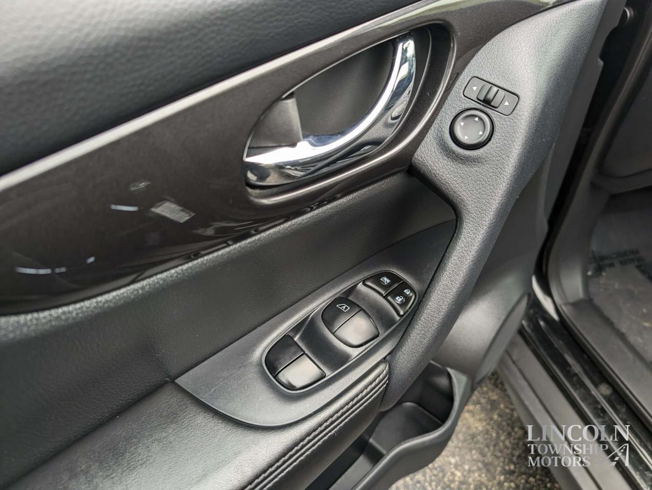 2019 Nissan Rogue S Photo