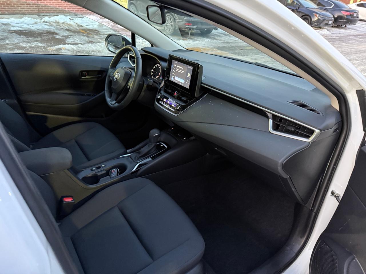 2024 Toyota Corolla LE CVT, UPGRADE PACKAGE, SUNROOF, ALLOY WHEELS Photo