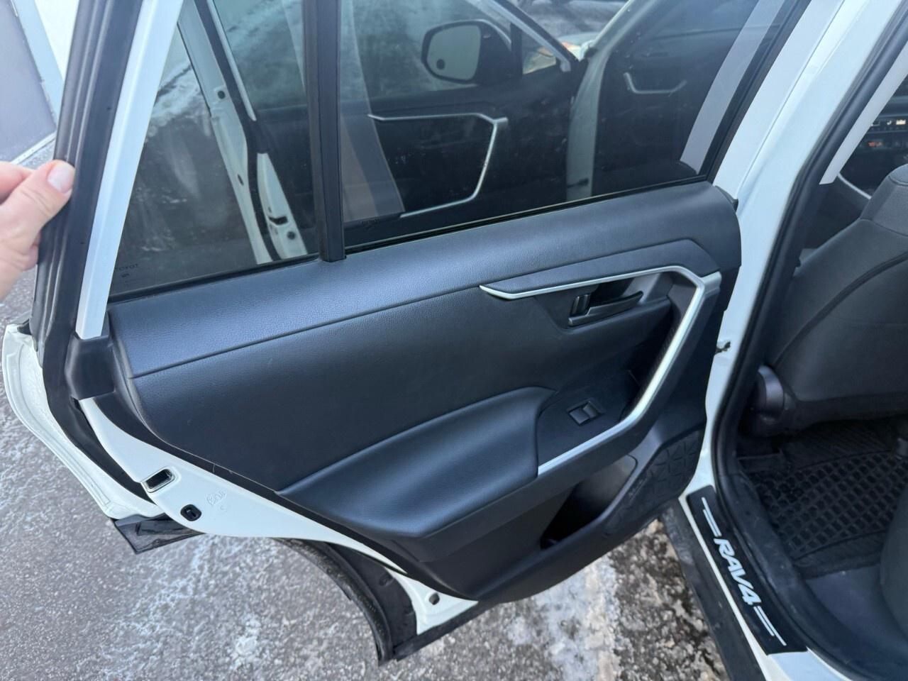 2021 Toyota RAV4 LE AWD 2021 Toyota RAV4 LE all-wheel-drive Photo