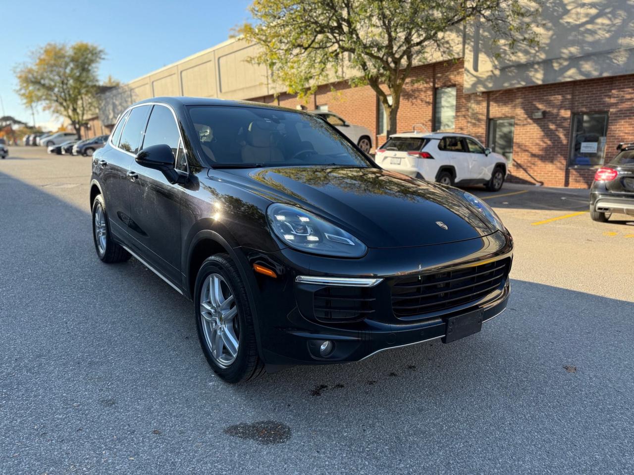 2016 Porsche Cayenne PREMIUM PLUS PACKAGE, AWD 4dr Photo2