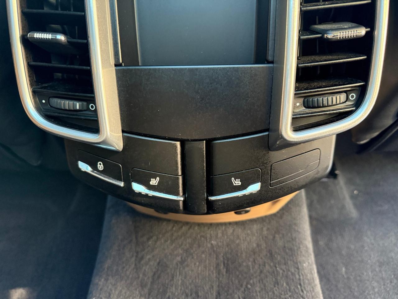 2016 Porsche Cayenne PREMIUM PLUS PACKAGE, AWD 4dr Photo