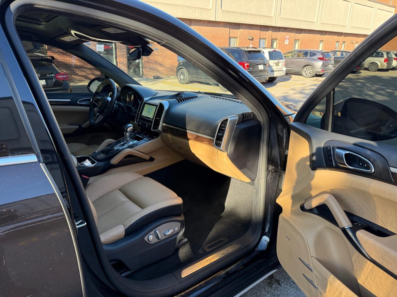 2016 Porsche Cayenne PREMIUM PLUS PACKAGE, AWD 4dr Photo