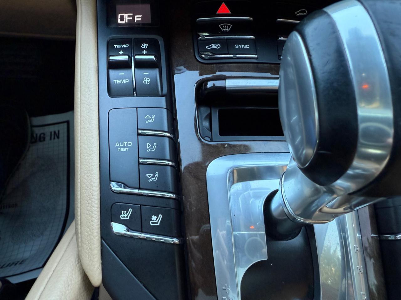 2016 Porsche Cayenne PREMIUM PLUS PACKAGE, AWD 4dr Photo