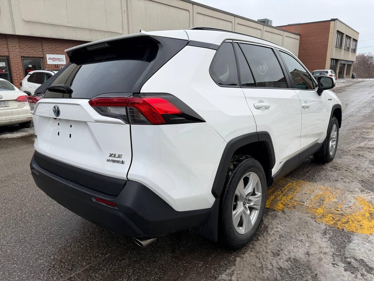 2021 Toyota RAV4 Hybrid XLE AWD Photo4