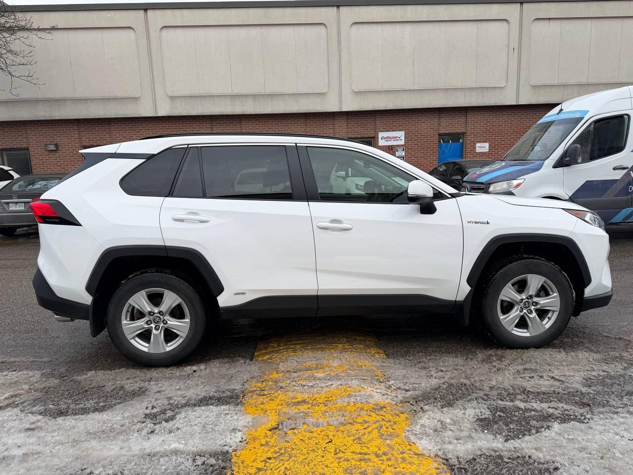 2021 Toyota RAV4 Hybrid XLE AWD Photo