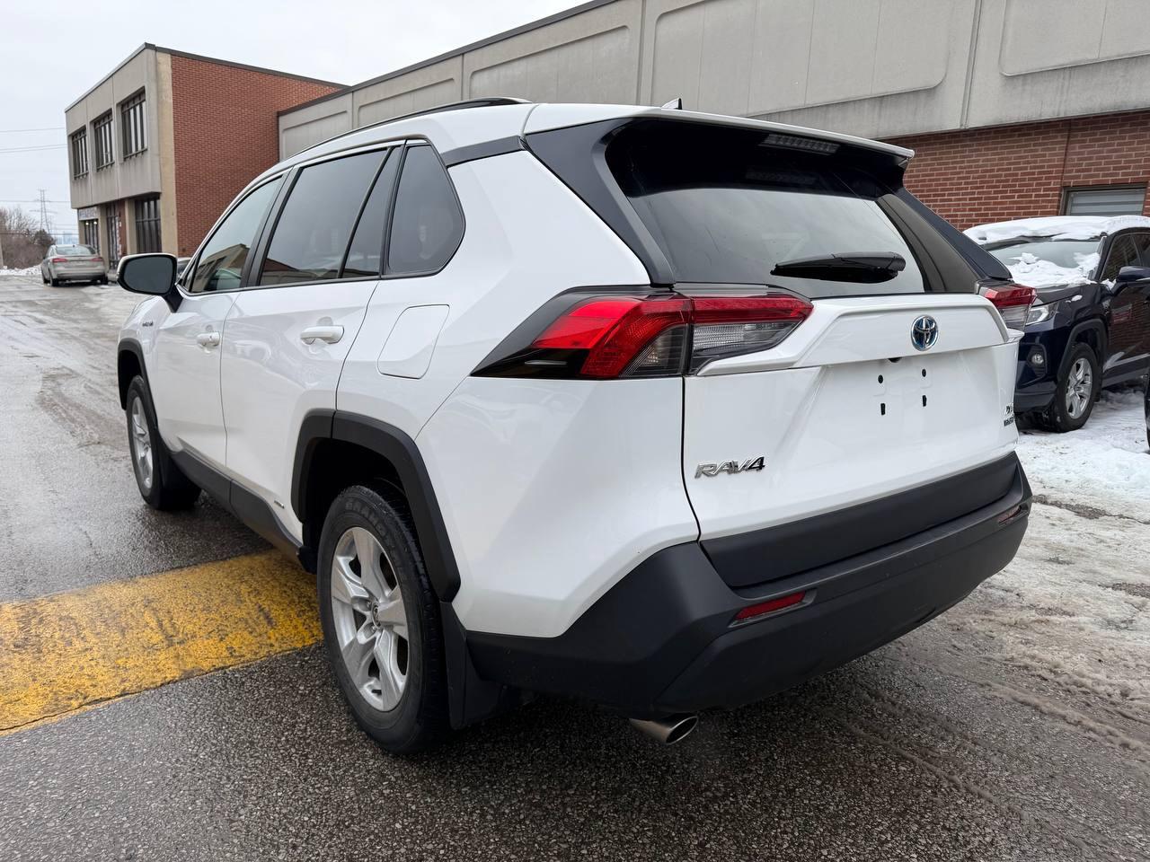2021 Toyota RAV4 Hybrid XLE AWD Photo