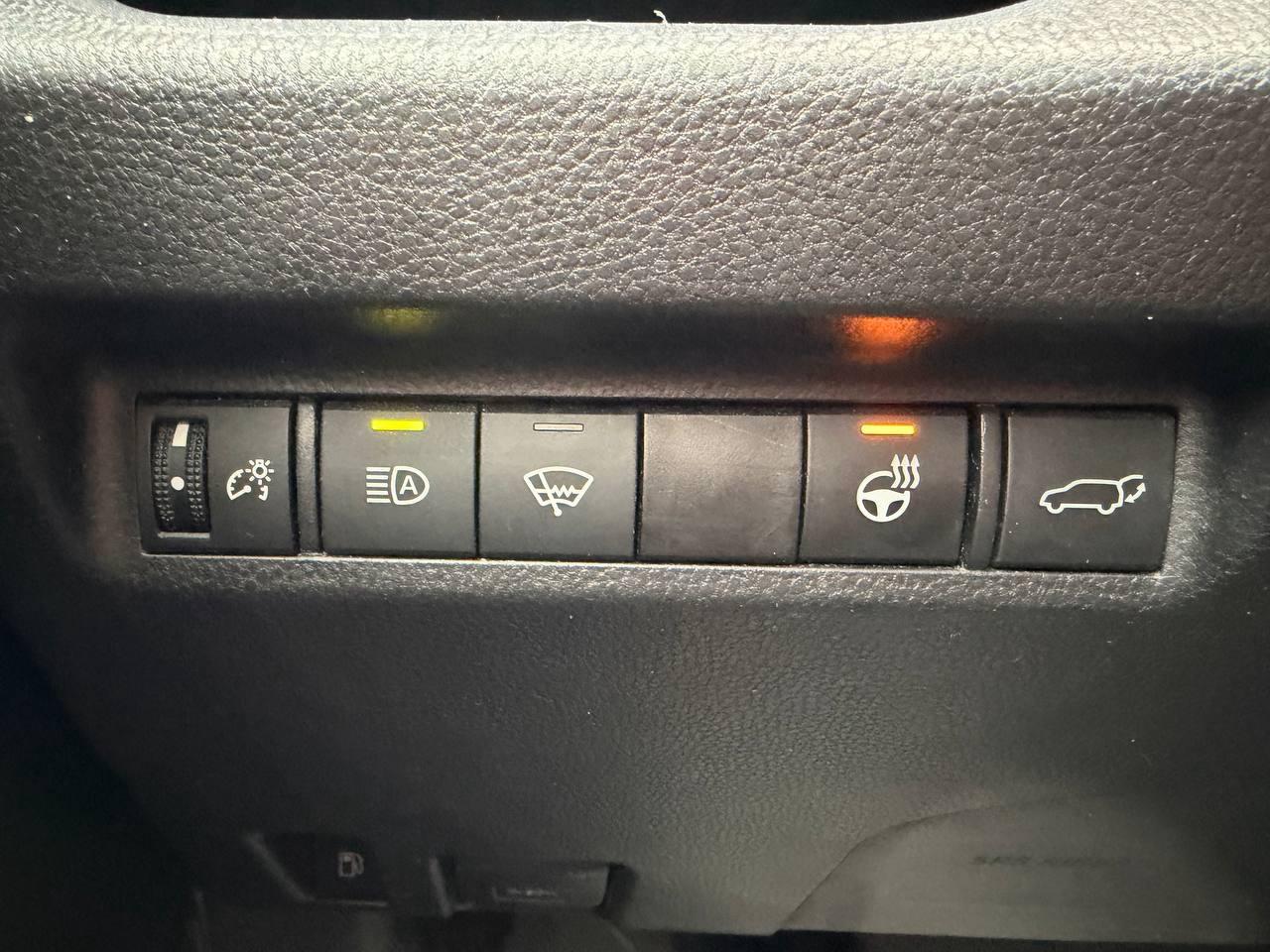 2021 Toyota RAV4 Hybrid XLE AWD Photo