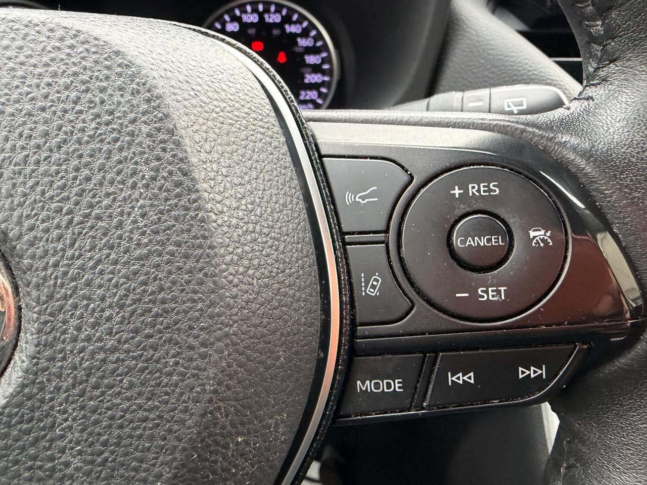 2021 Toyota RAV4 Hybrid XLE AWD Photo