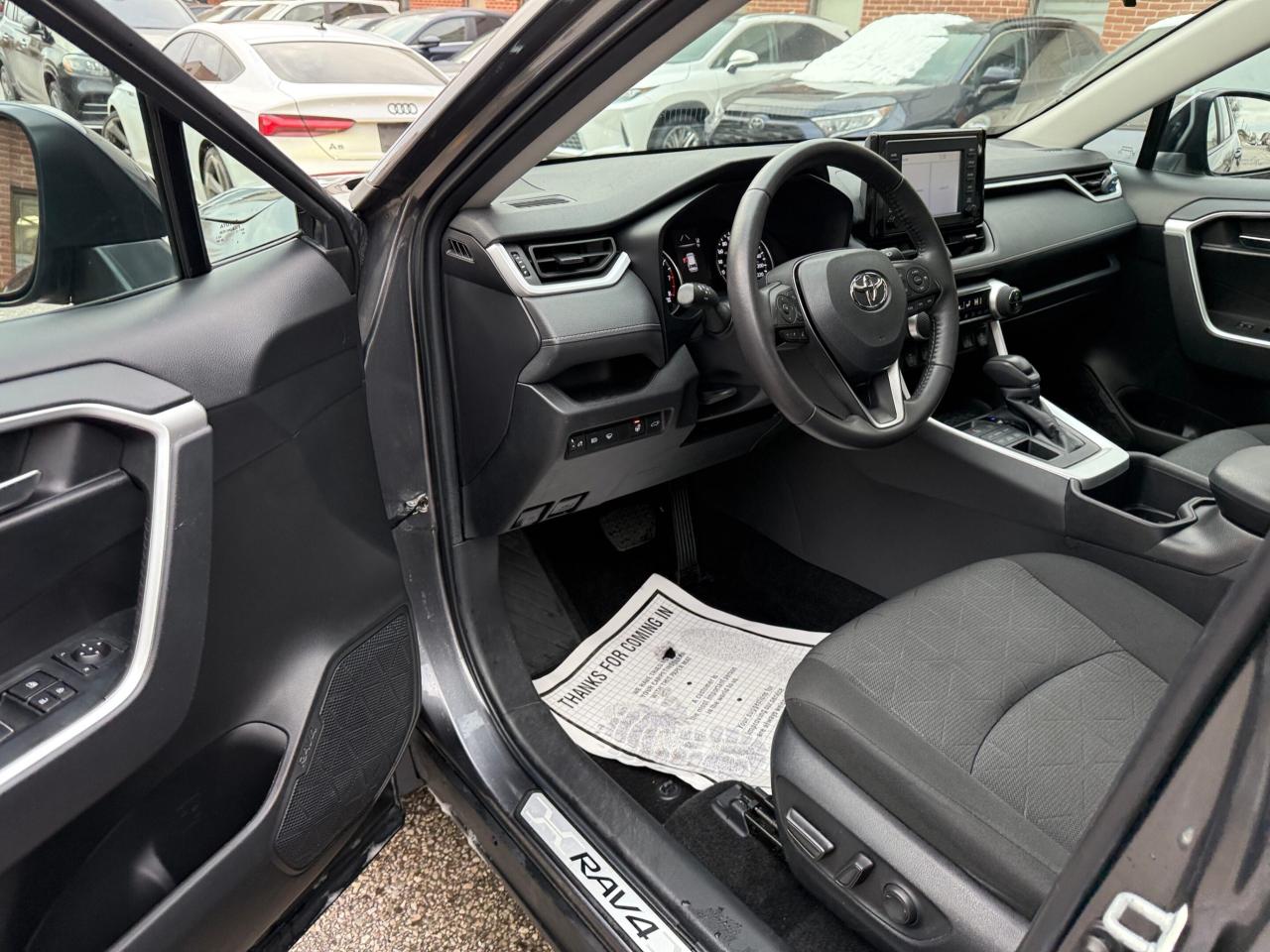 2022 Toyota RAV4 XLE AWD, ONE OWNER, SUNROOF, PUSH BUTTON START Photo